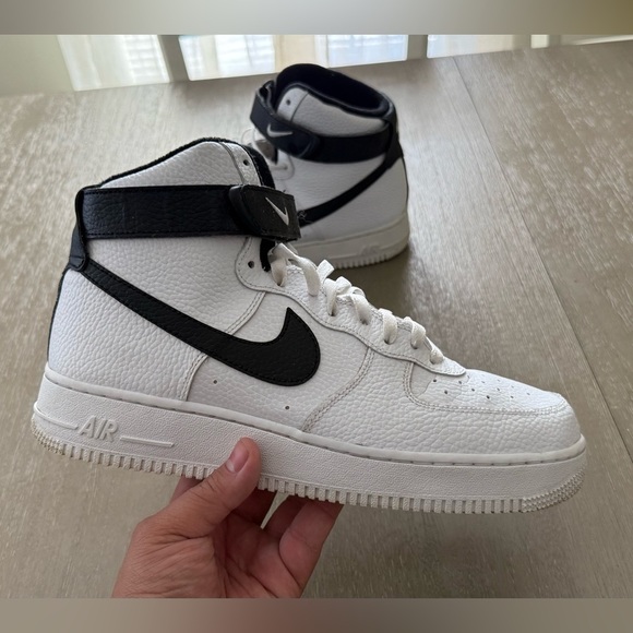 Nike Air Force 1 High - Picture 3 of 5